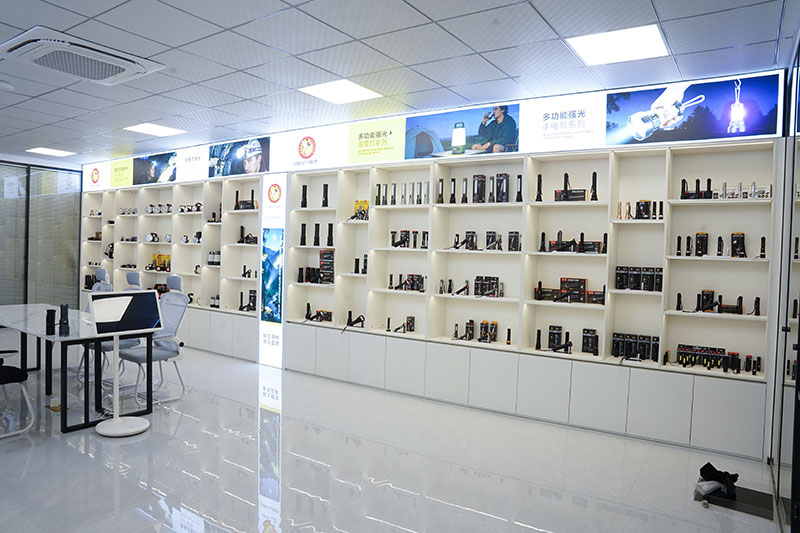 Како да изберете доверлив кинески производител на LED светилка за OEM проекти?